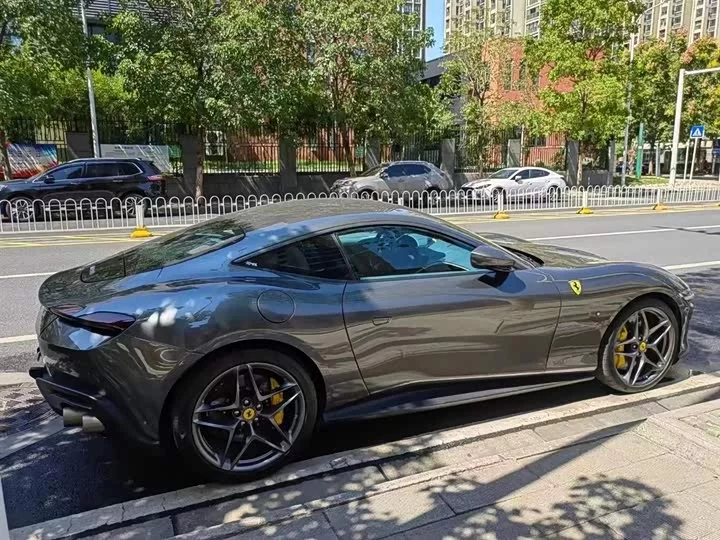 ferrari Roma