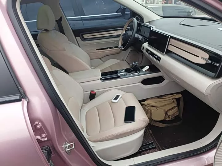 Geely ICON