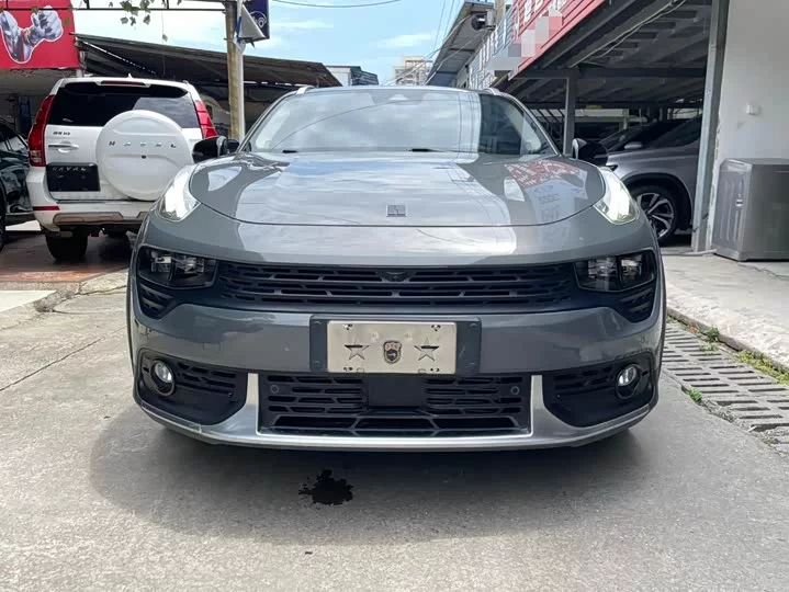 Lynk & Co 02