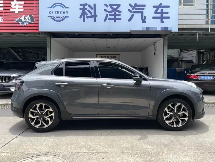 Lynk & Co 02