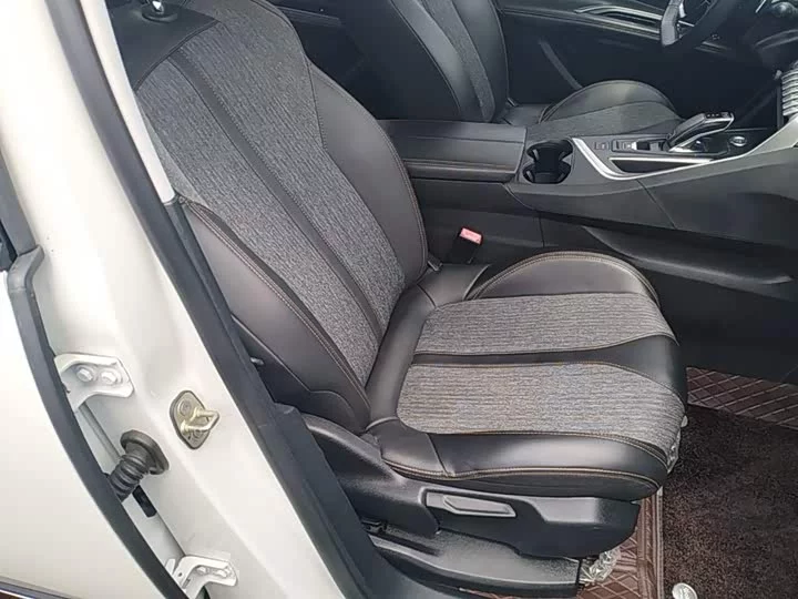 Peugeot 4008