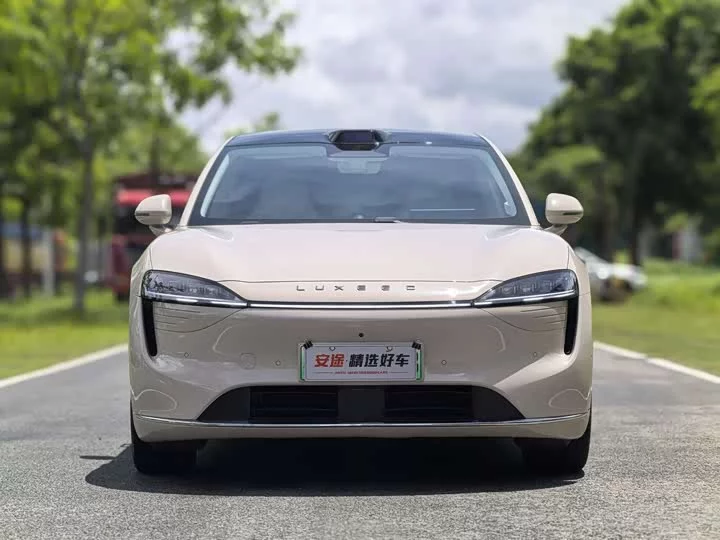Luxeed R7