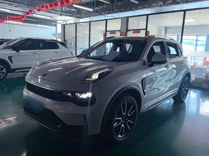 Lynk & Co 01