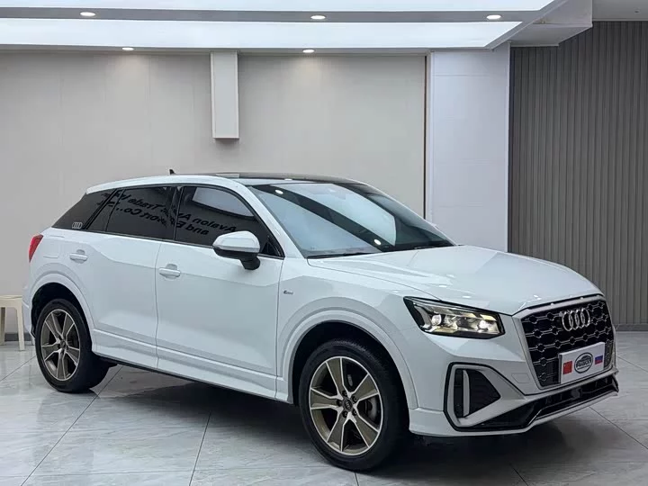 Audi Q2L