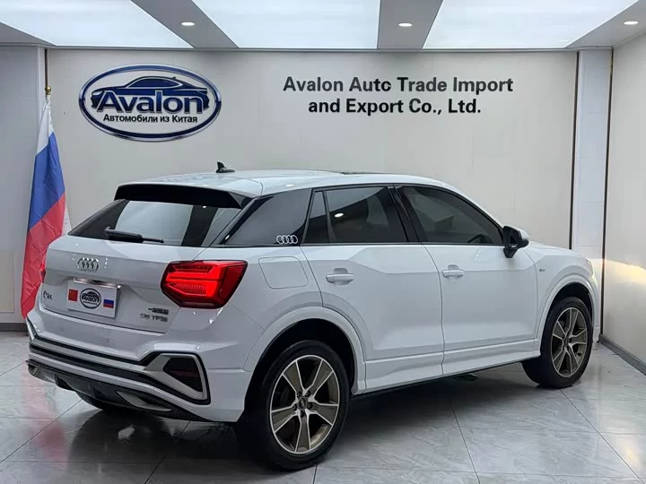 Audi Q2L