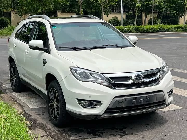 BYD S7