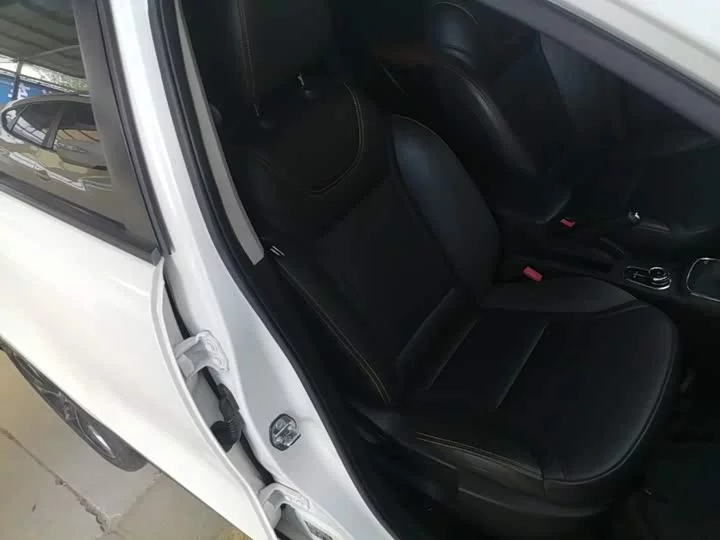Dongfeng AX4