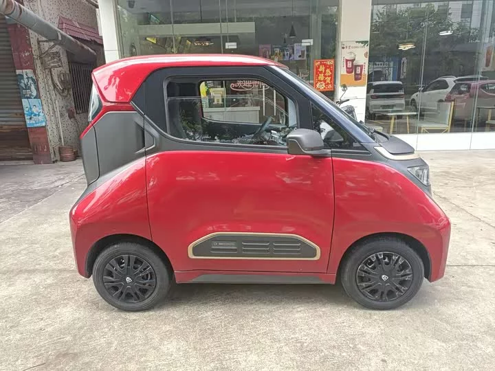 Baojun E200
