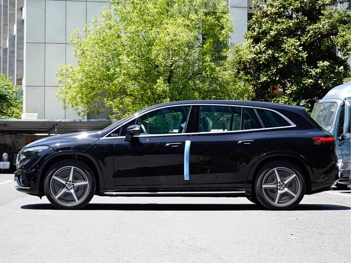 Mercedes-Benz EQS SUV