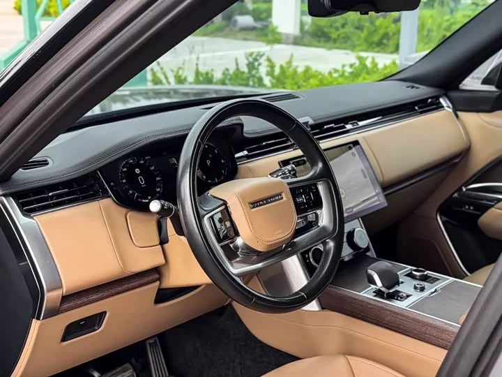Land Rover range rover