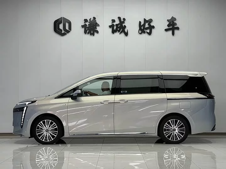 GAC Trumpchi E8 PHEV
