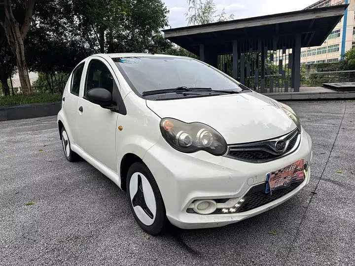 BYD F0