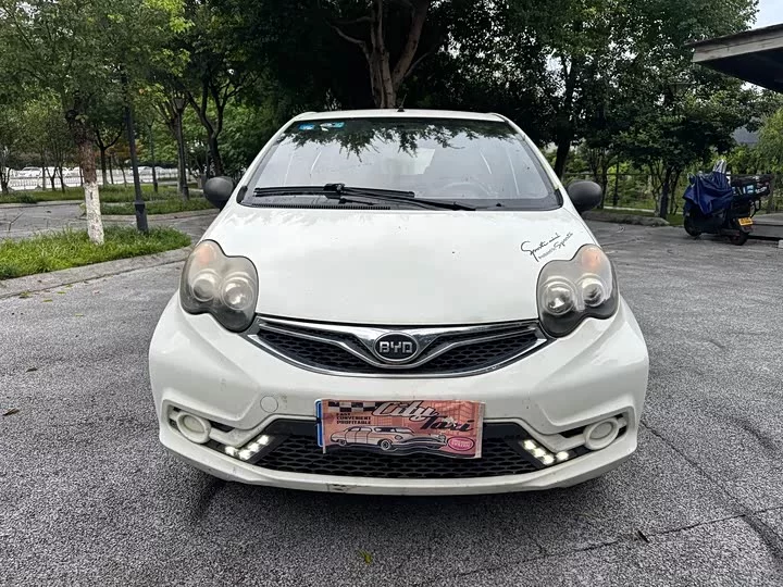 BYD F0