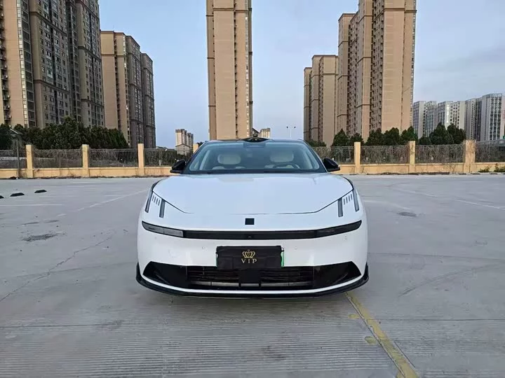 Lynk & Co 10