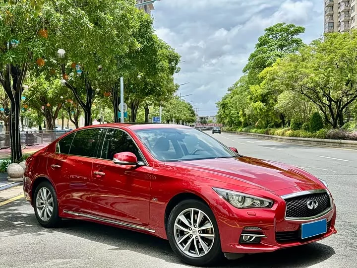 Infiniti Q50L
