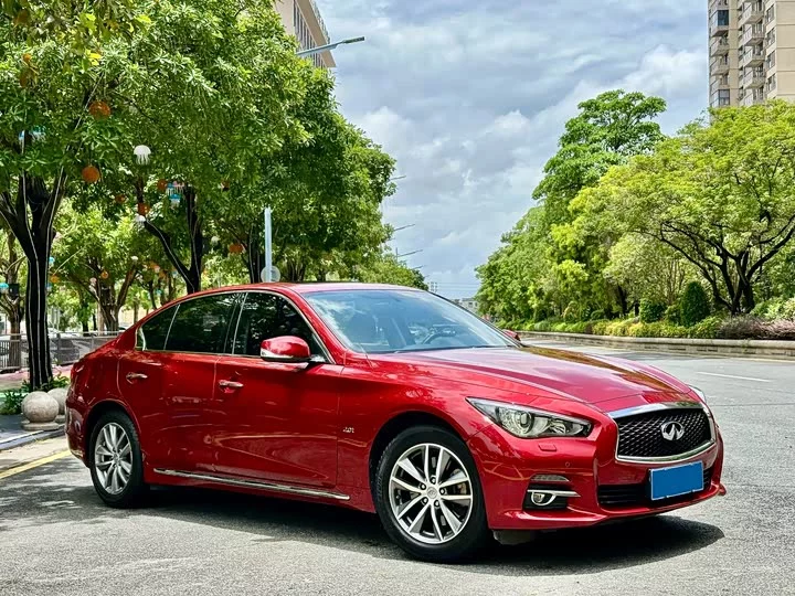 Infiniti Q50L