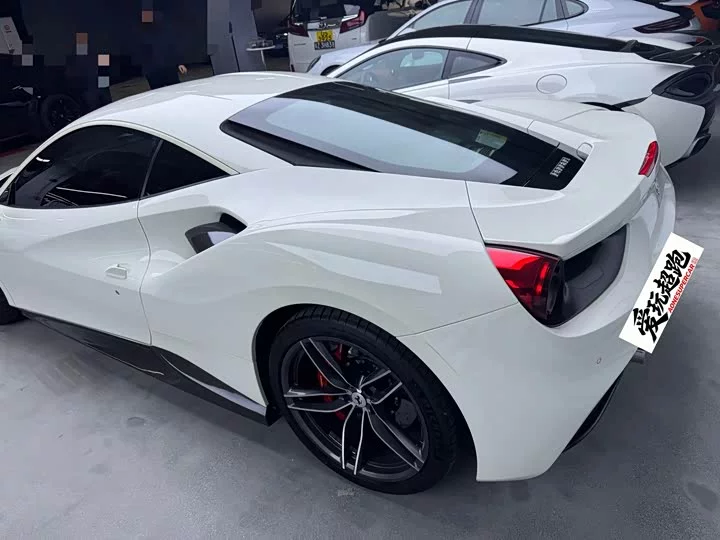 ferrari 488