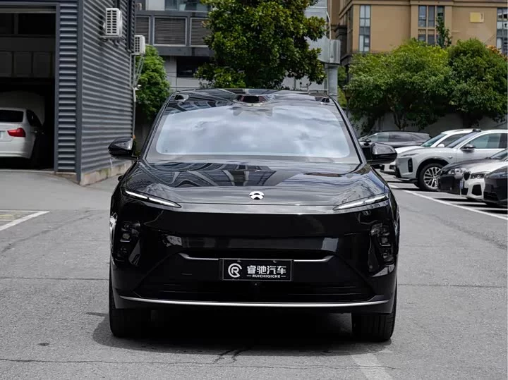NIO ES8