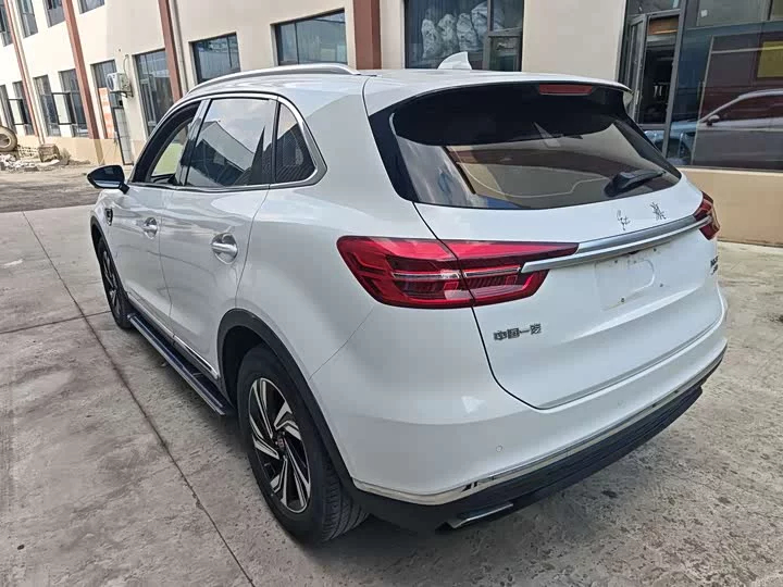 Hongqi HS5