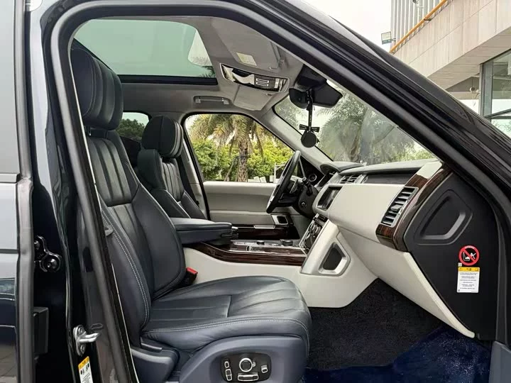 Land Rover range rover