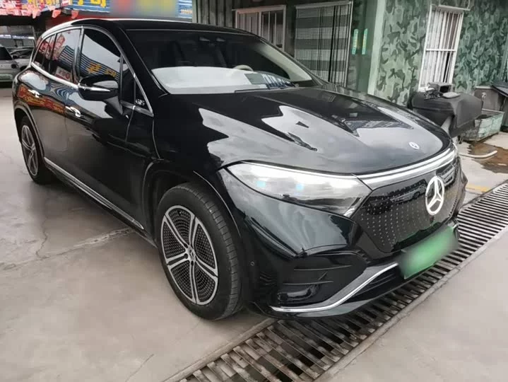 Mercedes-Benz EQS SUV