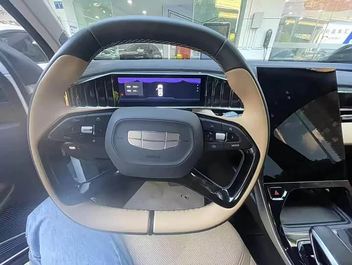 Geely Boyue L
