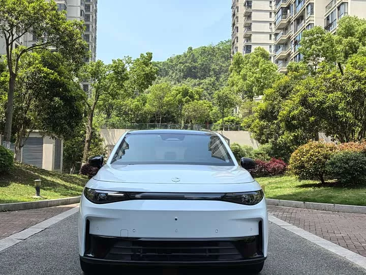Leapmotor Zero running C10