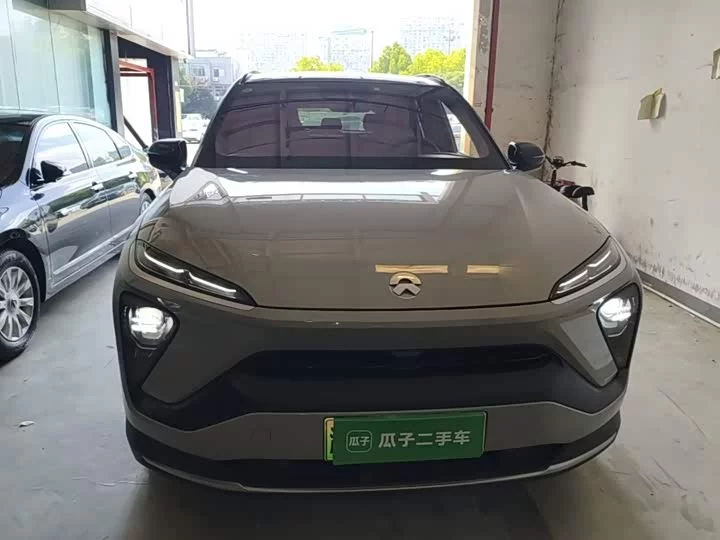 NIO ES6