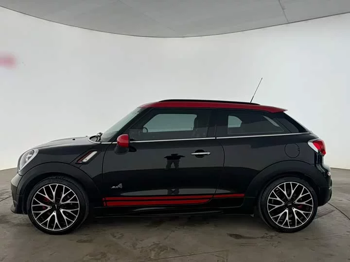 MINI JCW PACEMAN