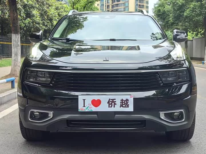 Lynk & Co 01