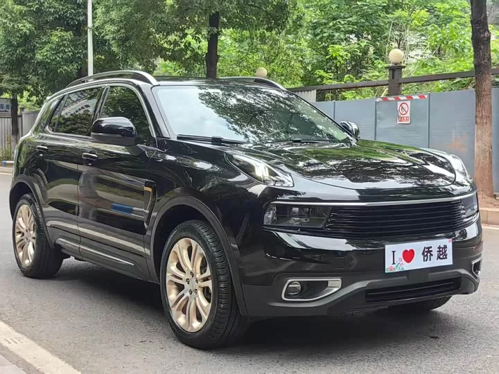 Lynk & Co 01