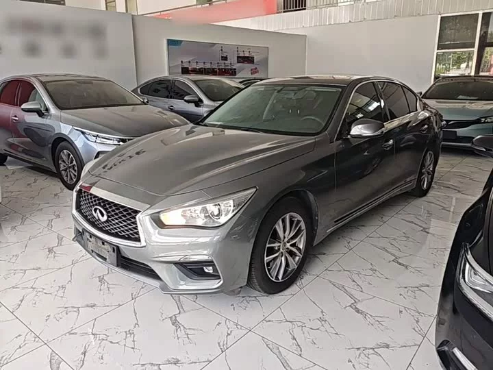 Infiniti Q50L