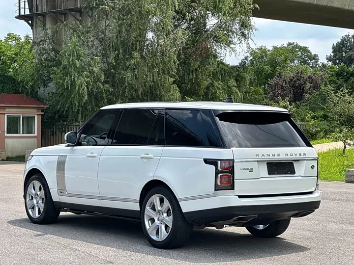 Land Rover range rover