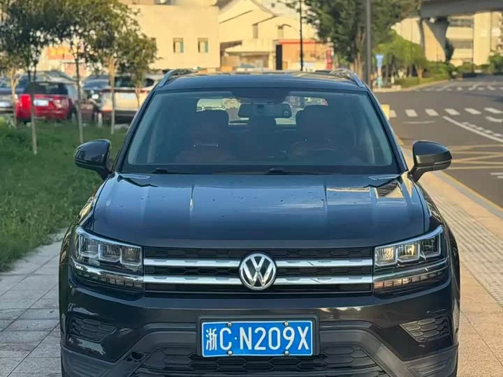 Volkswagen Tharu