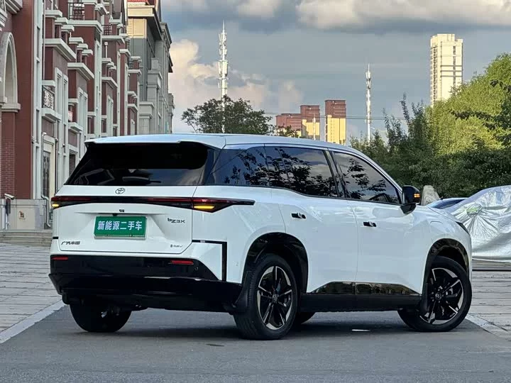 Toyota Bozhi 3X