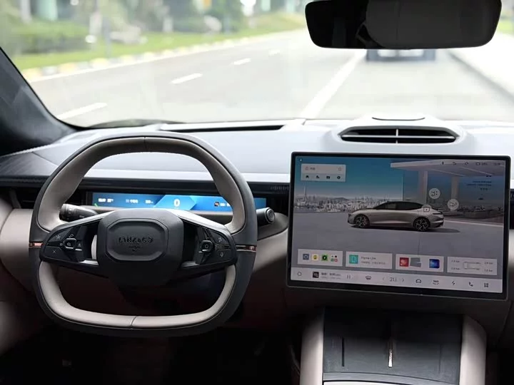 Lynk & Co Z10