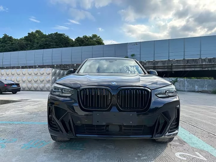 BMW iX3