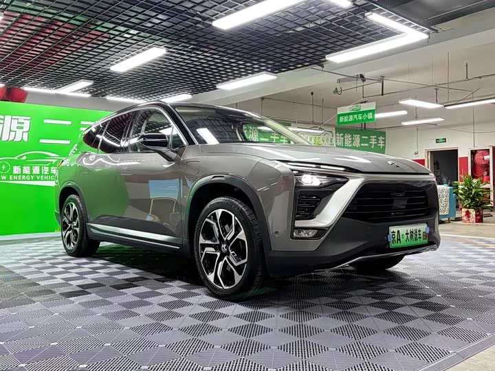 NIO ES8