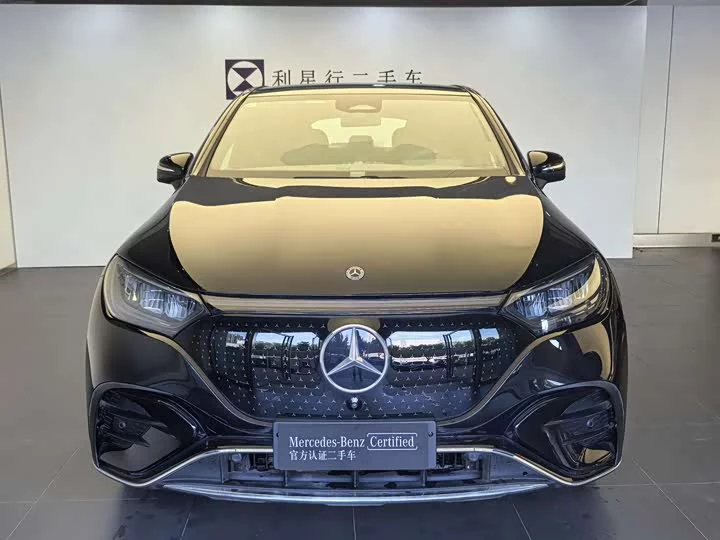 Mercedes-Benz EQE SUV