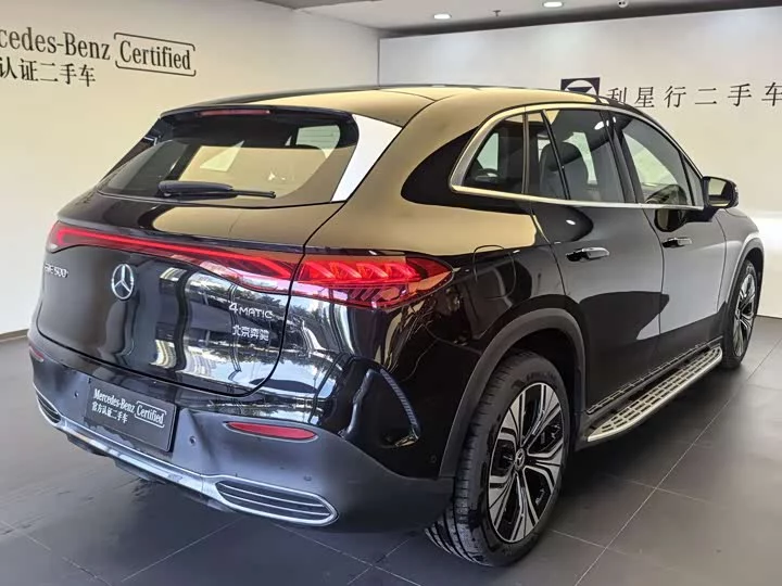Mercedes-Benz EQE SUV