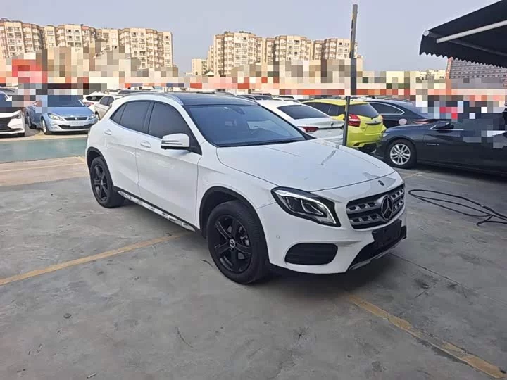 Mercedes-Benz GLA