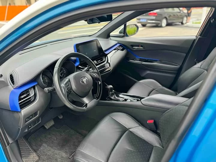 Toyota Yize IZOA