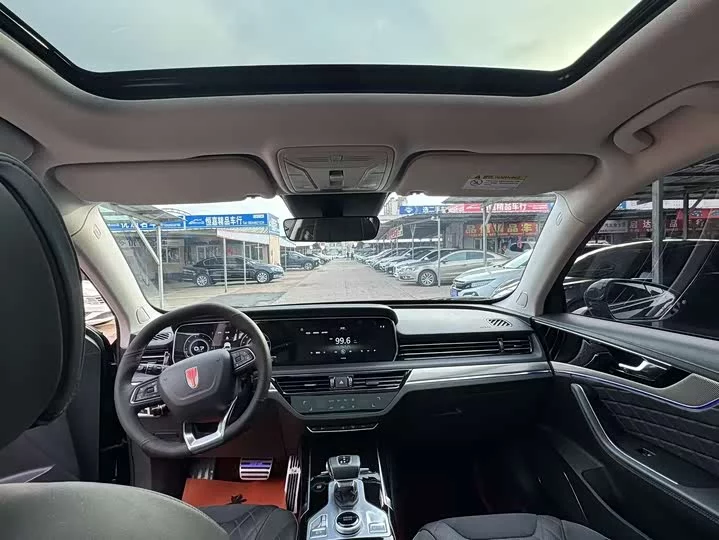 Hongqi HS5