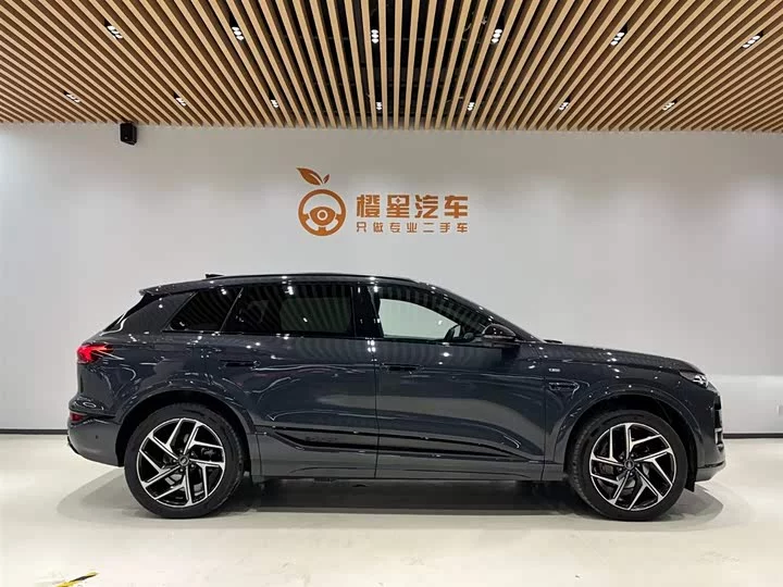 Audi Q6L e-tron