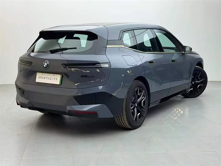 BMW iX M60