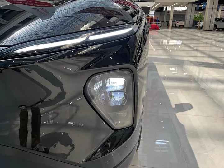NIO EC7