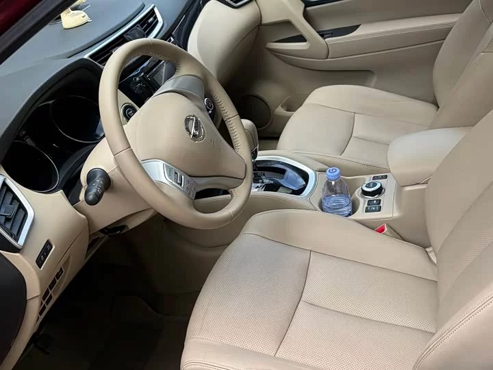 Nissan Qijun