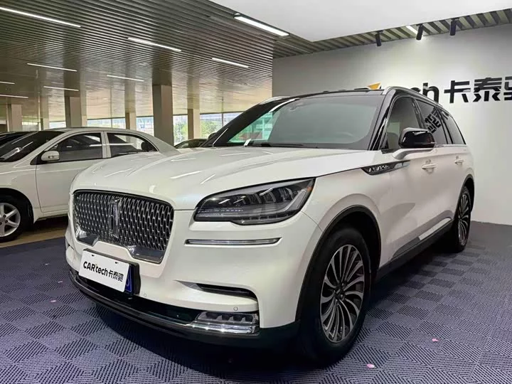 Lincoln aviator