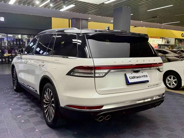 Lincoln aviator