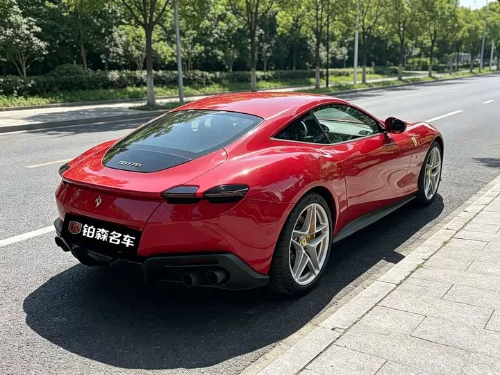 ferrari Roma